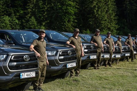 Нові автівки для нацпарків та заповідників Карпатського регіону